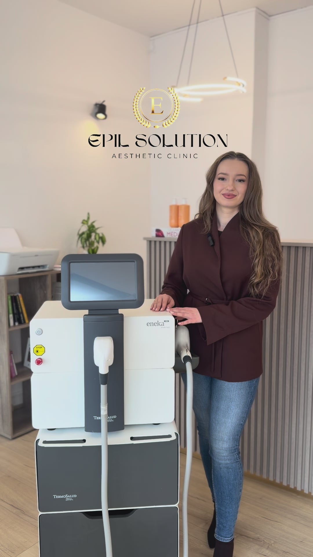 Încarcă clipul video: 
